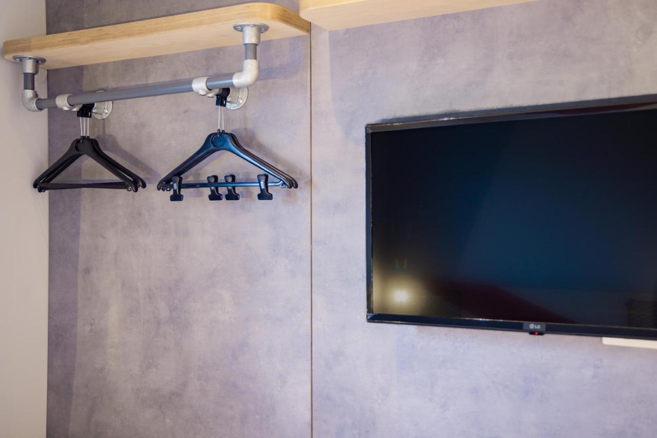 Ibis Budget ,hotel En Travaux, Photos Non Contractuelles