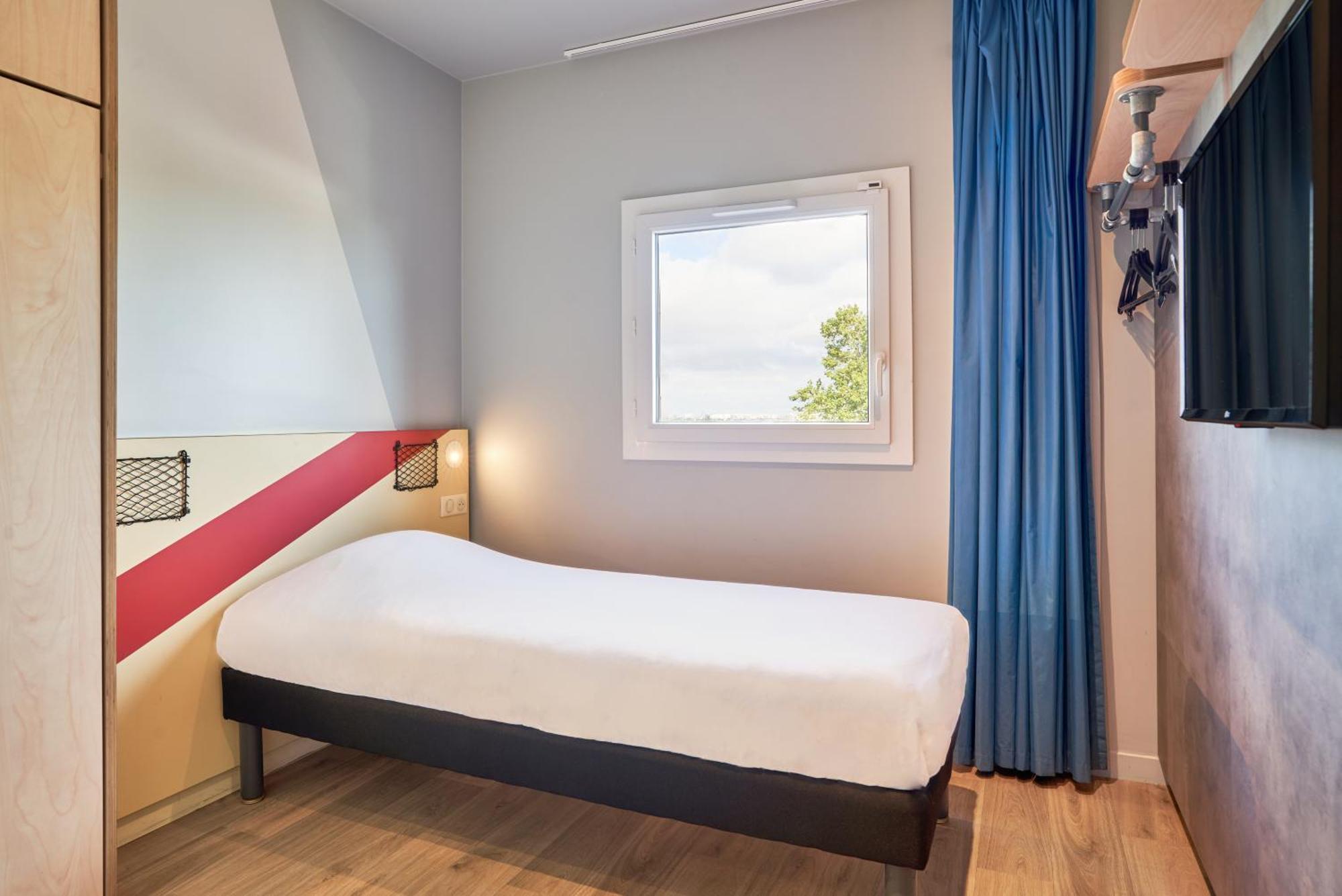 Ibis Budget ,hotel En Travaux, Photos Non Contractuelles 2* Villemomble