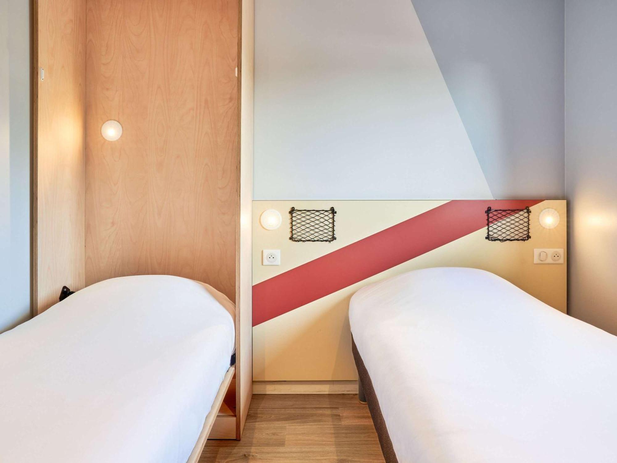 Ibis Budget ,hotel En Travaux, Photos Non Contractuelles Villemomble