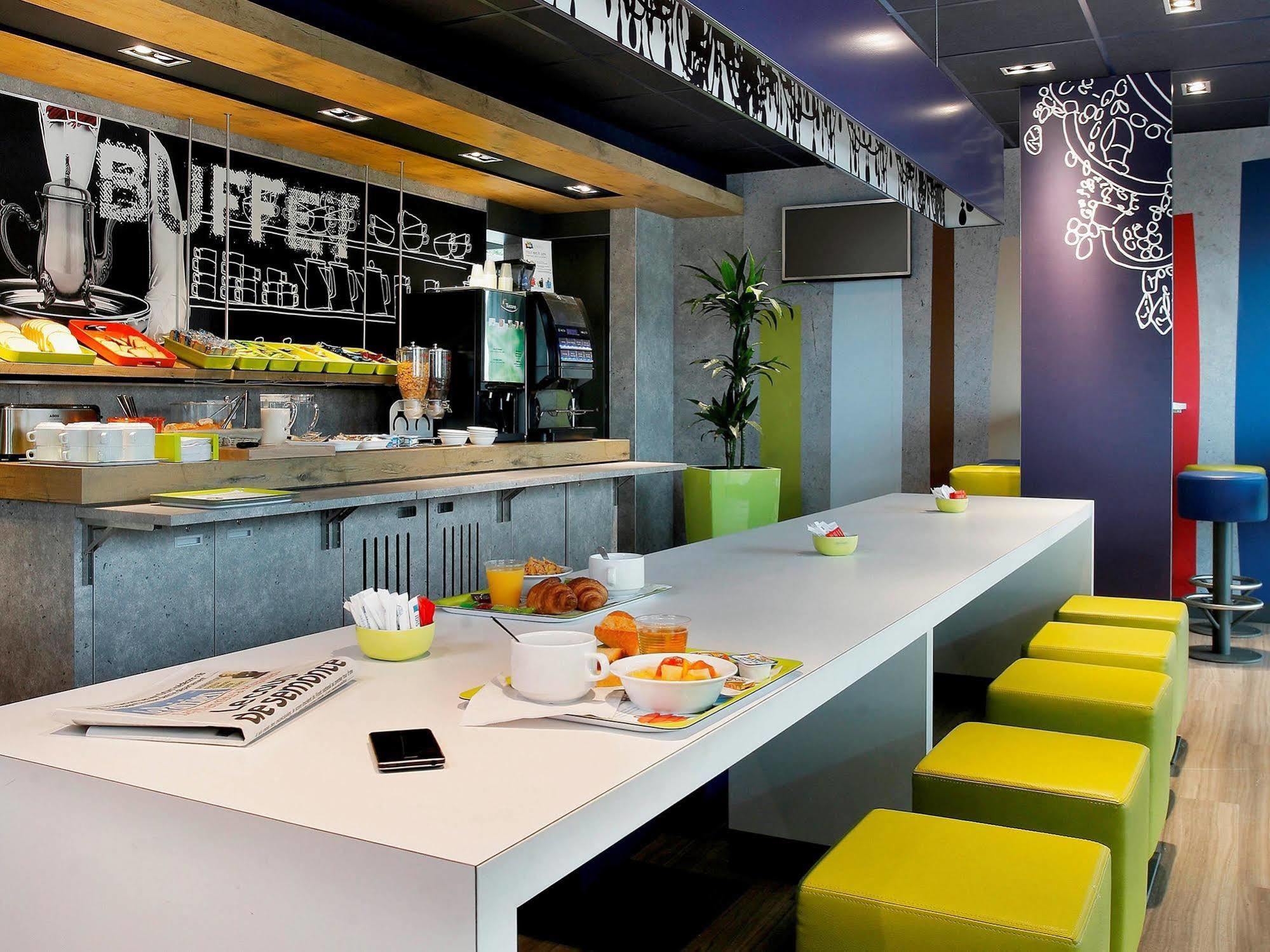Ibis Budget ,hotel En Travaux, Photos Non Contractuelles