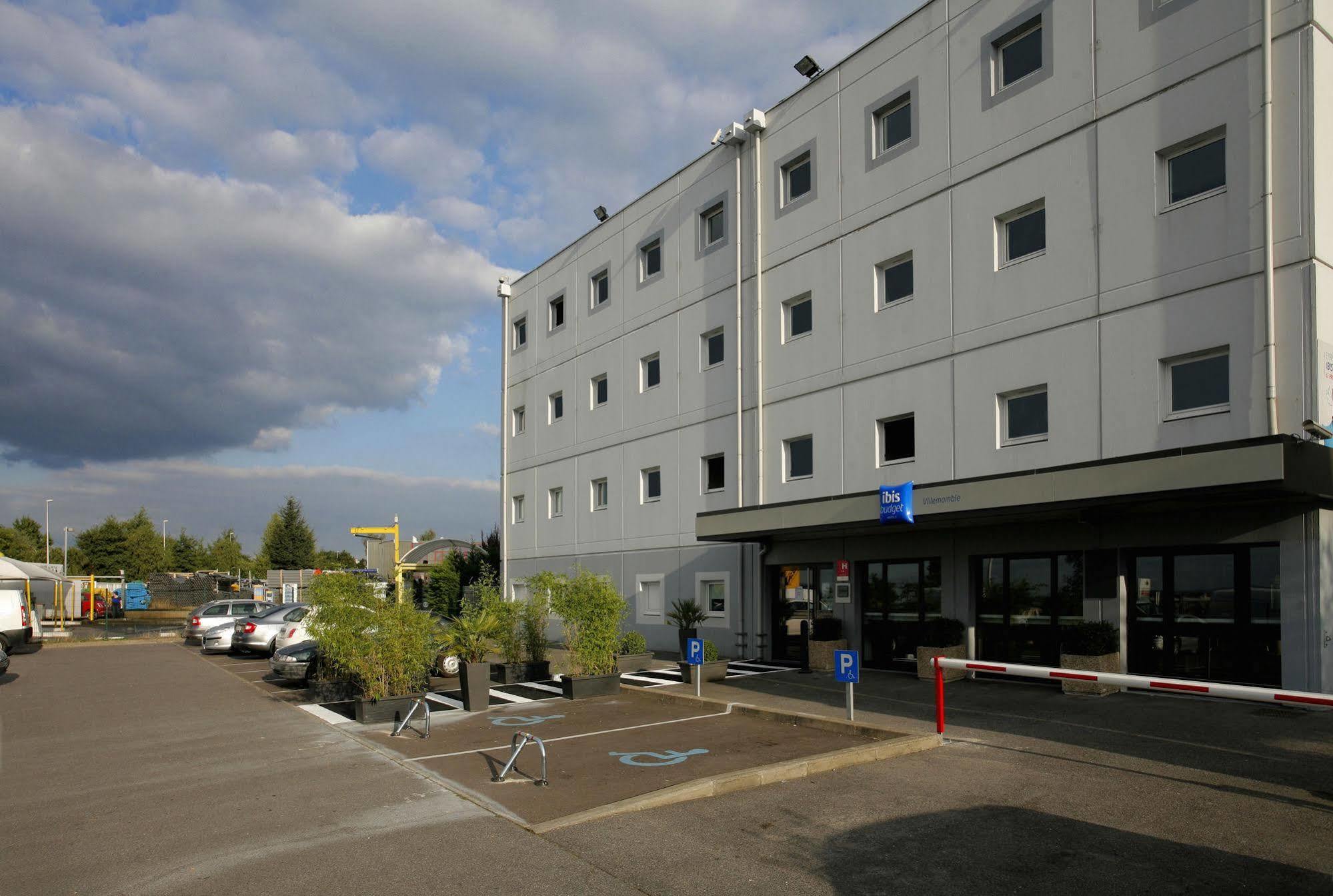 Hotel Ibis Budget ,hotel En Travaux, Photos Non Contractuelles