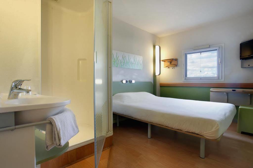 Ibis Budget ,hotel En Travaux, Photos Non Contractuelles 2* Villemomble